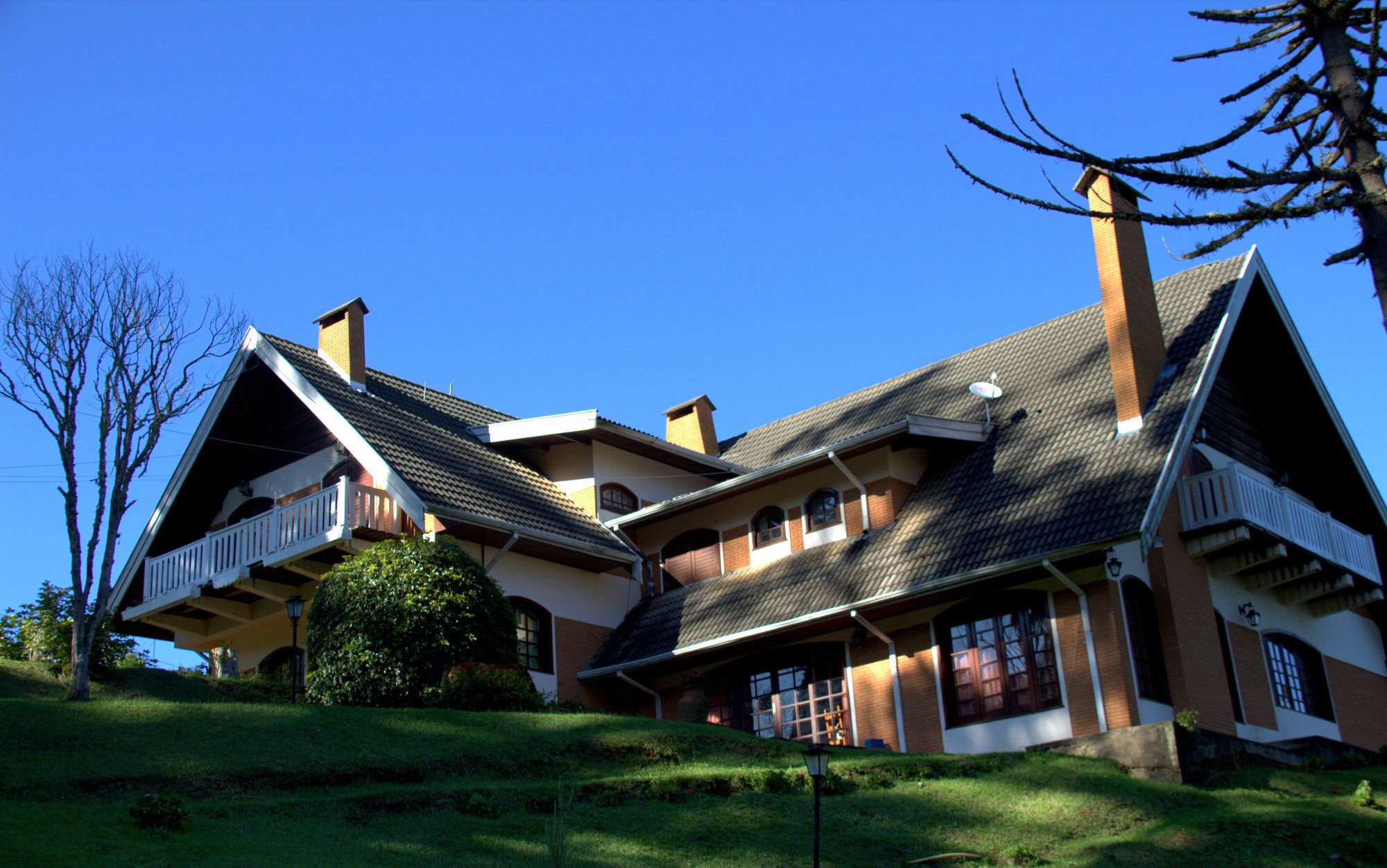 Pousada Marco Polo Hotel Campos do Jordão Exterior foto