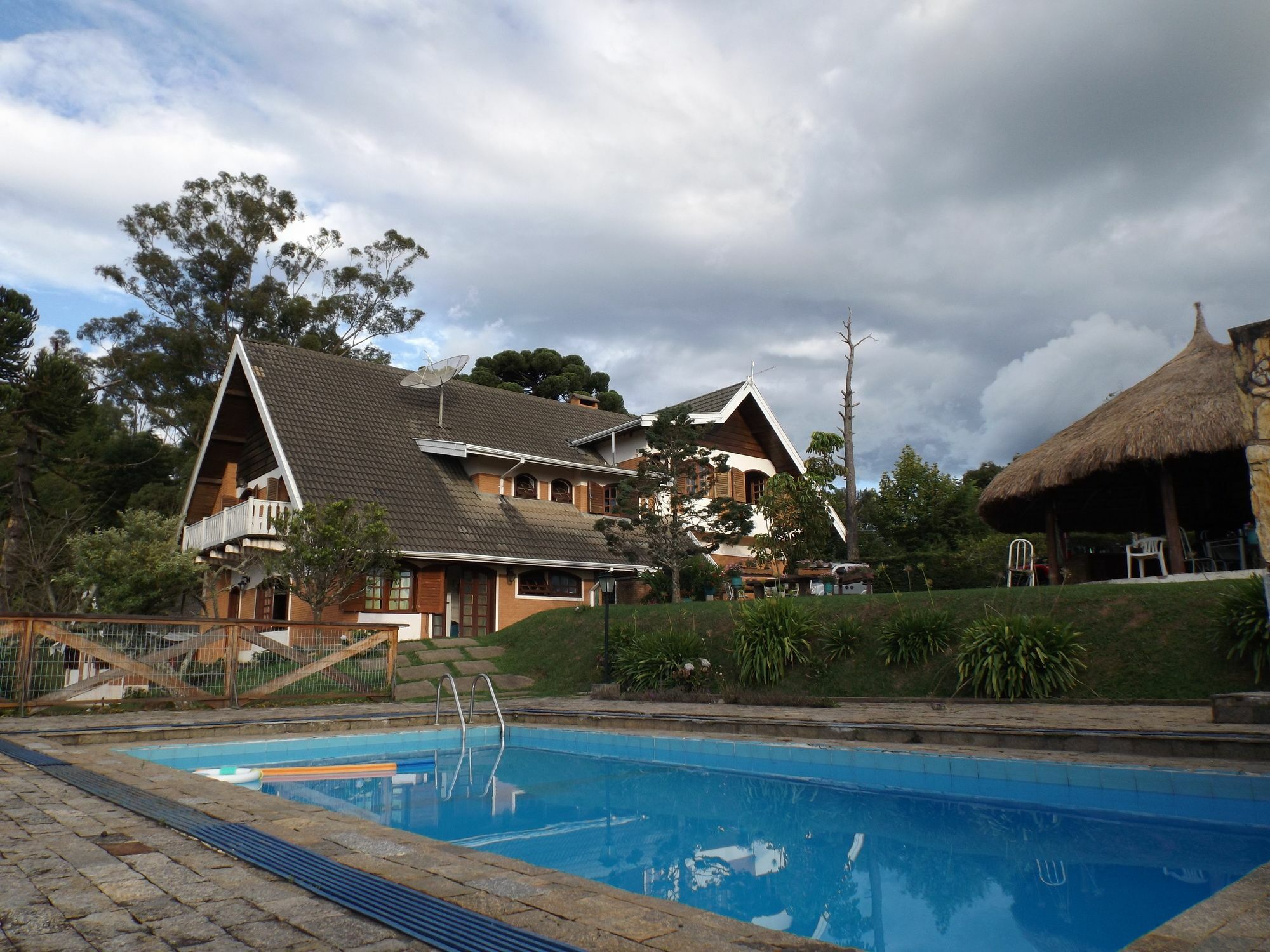 Pousada Marco Polo Hotel Campos do Jordão Exterior foto